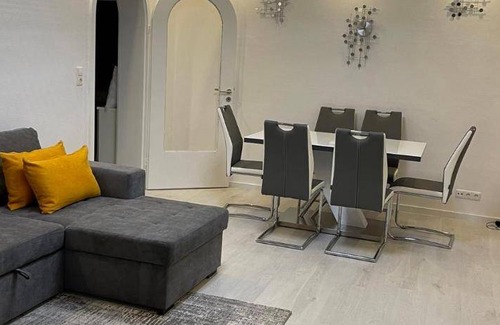 Pfersee Apartment | 85 m² Apartment ∙ 2 bedrooms ∙ 6 guests