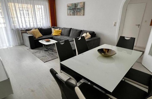 Pfersee Apartment | 85 m² Apartment ∙ 2 bedrooms ∙ 6 guests
