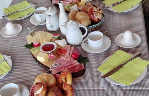 Wertach Bed & Breakfast | 85 m² Bed and breakfast ∙ 2 bedrooms ∙ 4 guests