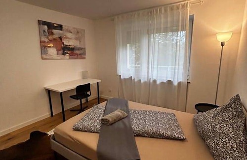 Industriebezirk Apartment | 90 m² Apartment ∙ 4 bedrooms ∙ 4 guests