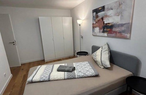 Industriebezirk Apartment | 90 m² Apartment ∙ 4 bedrooms ∙ 4 guests