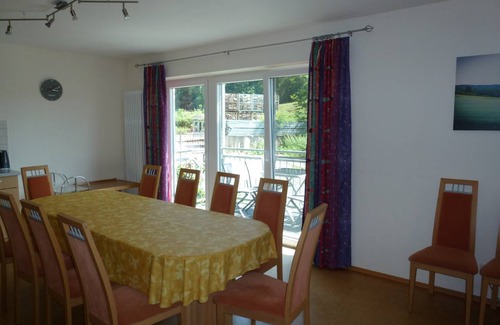 Sulzfeld Apartment | 90 m² Apartment ∙ 2 bedrooms ∙ 7 guests