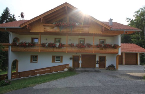 Piding Apartment | 90 m² Apartment ∙ 3 bedrooms ∙ 9 guests