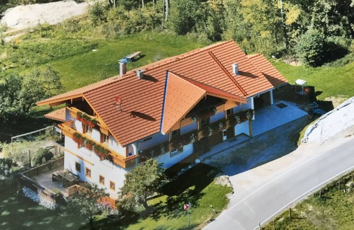 Piding Apartment | 90 m² Apartment ∙ 3 bedrooms ∙ 9 guests