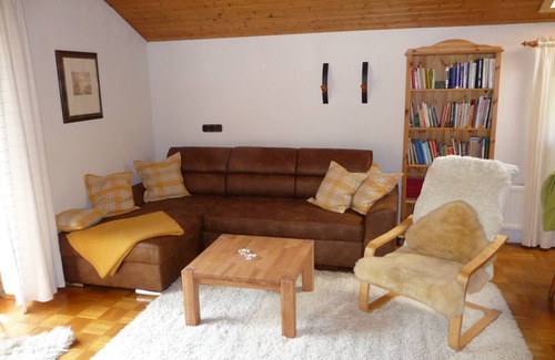 Flintsbach A. Inn Apartment | 90 m² Apartment ∙ 2 bedrooms ∙ 4 guests