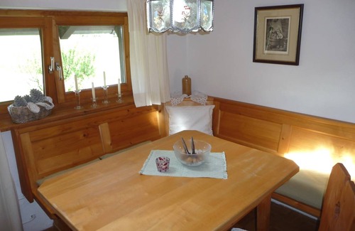Flintsbach A. Inn Apartment | 90 m² Apartment ∙ 2 bedrooms ∙ 4 guests