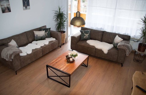Wackersdorf Apartment | 90 m² Apartment ∙ 3 bedrooms ∙ 4 guests