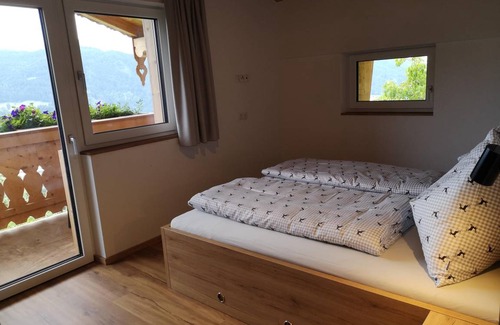 Kirchbichl Apartment | 95 m² Apartment ∙ 4 bedrooms ∙ 10 guests