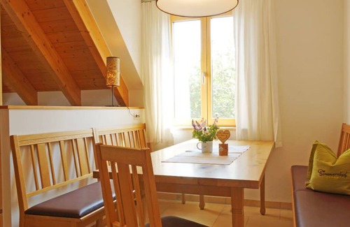 Burglengenfeld Apartment | 95 m² Apartment ∙ 2 bedrooms ∙ 6 guests