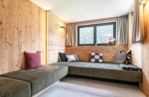 Pettneu am Arlberg Apartment | Alpenlodge Pettneu Lodge XL