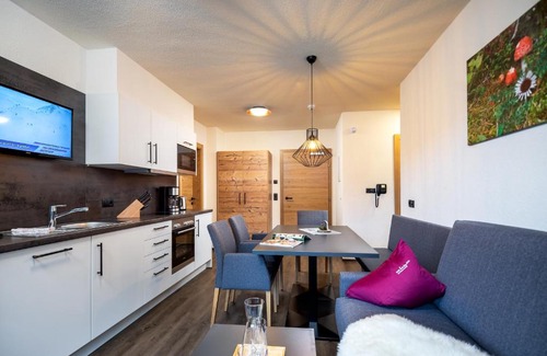 Ladis Apartment | Alpin Chalet am Burgsee