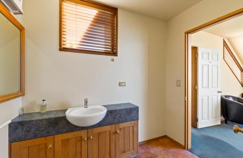 Fernhill House | Amazing View Home