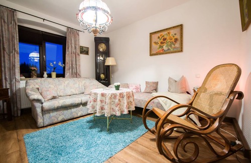 Kirchenlamitz Apartment | Apartment ∙ 1 bedroom ∙ 4 guests