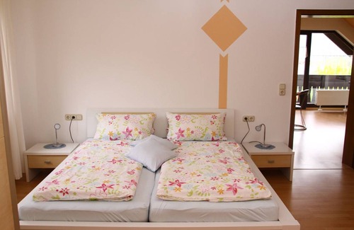 Grossheubach Apartment | Apartment ∙ 1 bedroom ∙ 3 guests