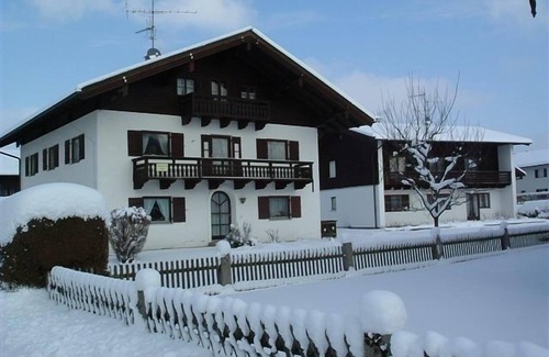 Chieming Apartment | Apartment 1 with 2 bedrooms and a large south-facing balcony