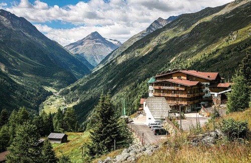 Soelden Apartment | Apartment ∙ 10 guests