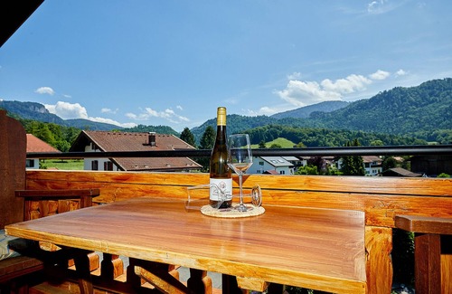Unterwoessen Apartment | Apartment 191 sqm, 2-10 persons, 4 bedrooms, living room, kitchen, terrace