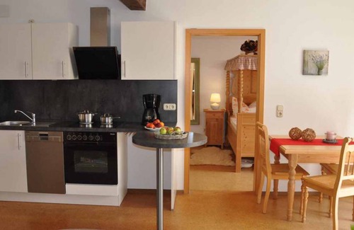 Bad Windsheim Apartment | Apartment ∙ 2 bedrooms ∙ 3 guests