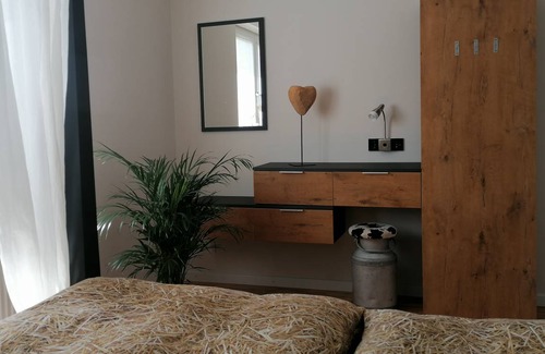 Grossheubach Apartment | Apartment ∙ 2 bedrooms ∙ 4 guests