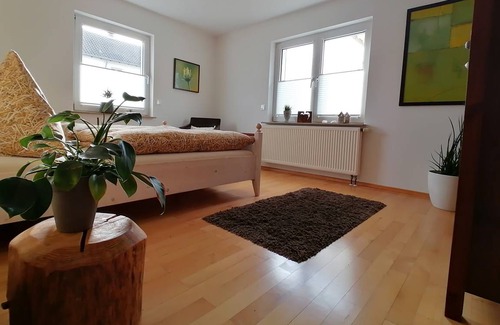 Grossheubach Apartment | Apartment ∙ 2 bedrooms ∙ 4 guests