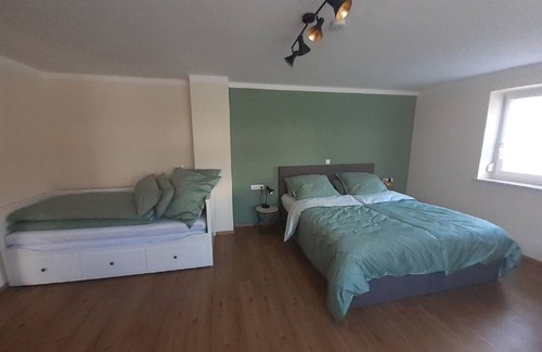 Johanniskirchen Apartment | Apartment ∙ 2 bedrooms ∙ 5 guests