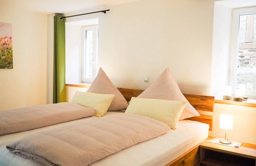 Seinsheim Apartment | Apartment ∙ 2 bedrooms ∙ 5 guests