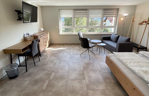 Grossheubach Apartment | Apartment ∙ 3 bedrooms ∙ 7 guests