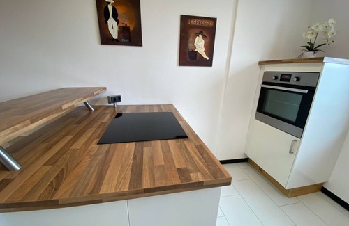 Oy Apartment | Apartment Max - Apartment Max with balcony and swimming pool