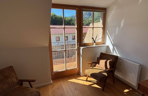 Hohenaschau im Chiemgau Apartment | Apartment Stubn Laubenstein 90 sqm, 3 bedrooms, living room with sofa bed and balcony