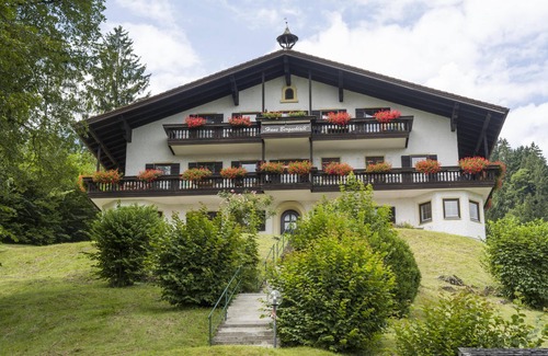 Oberaudorf Apartment | Beautiful corner apartment with large balcony,box spring beds,new bathroom,sauna