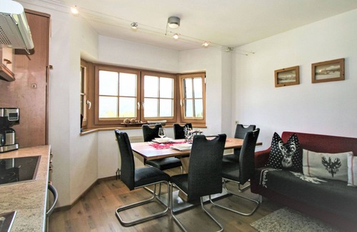 Außerweerberg Villa | Beautiful villa for 6 people with WIFI, TV, patio and panoramic view