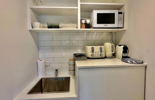 Fernhill Apartment | Brand New Cozy Room in Fernhill