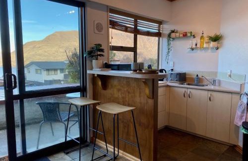 Fernhill Apartment | Comfortable Mountain View Studio
