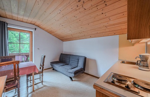 Sankt Johann in Tirol Apartment | Cosy apartment near the ski lift with terrace