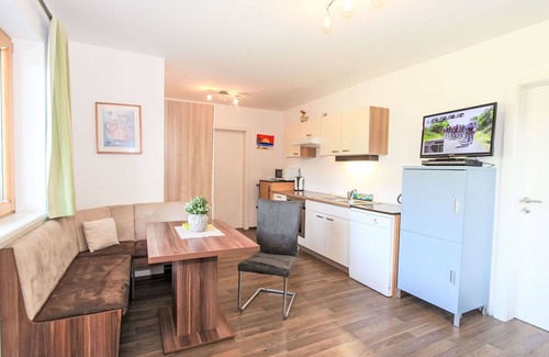 Kapfing Apartment | Cosy apartment for 4 people with WIFI, TV and patio
