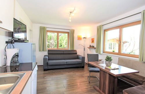 Kapfing Apartment | Cosy apartment for 4 people with WIFI, TV and patio