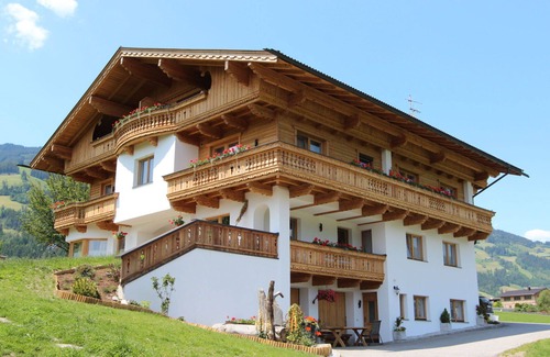 Kapfing Villa | Cosy apartment in villa for 6 people with WIFI, TV, terrace, pets allowed and panoramic view