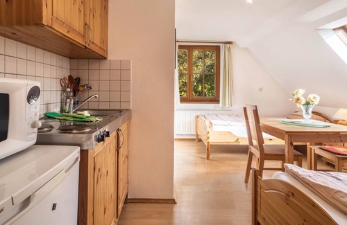 Lindau Apartment | Cozy Apartment "Achraintal 2" for Fur Lovers With WiFi; Parking lots available