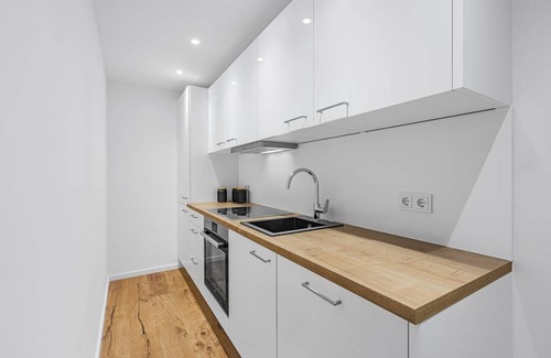 Aubing-Sud Resort | 75 m² Private room ∙ 1 bedroom ∙ 1 guest