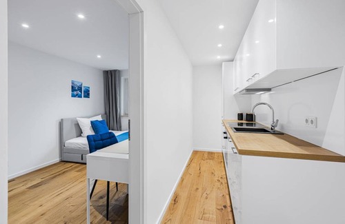 Aubing-Sud Resort | 75 m² Private room ∙ 1 bedroom ∙ 1 guest