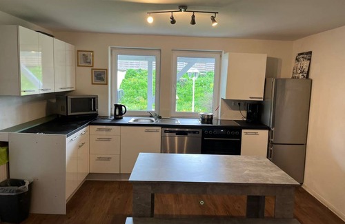 Aubing - Lochhausen - Langwied Resort | 150 m² Private room ∙ 1 bedroom ∙ 1 guest