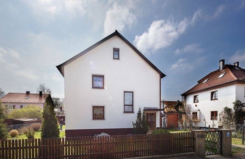Aubing - Lochhausen - Langwied Resort | 185 m² Private room ∙ 1 bedroom ∙ 1 guest
