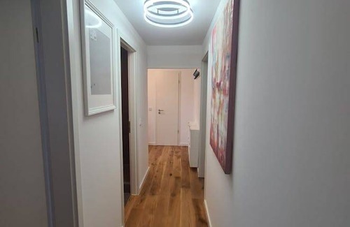 Aubing-Sud Resort | 100 m² Private room ∙ 1 bedroom ∙ 1 guest