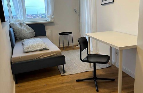 Aubing-Sud Resort | 100 m² Private room ∙ 1 bedroom ∙ 1 guest