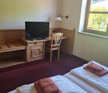 Friedrichshofen-Hollerstauden Bed & Breakfast | 19 m² Bed and breakfast ∙ 2 guests