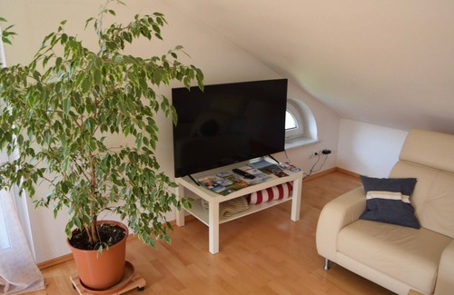 Chieming Apartment | Dorfblick, 1-4 Pers., 2sep. SZ, 2.og, Balkon
