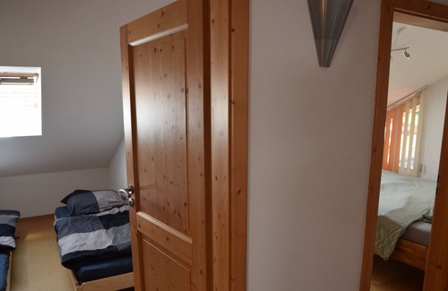 Chieming Apartment | Dorfblick, 1-4 Pers., 2sep. SZ, 2.og, Balkon