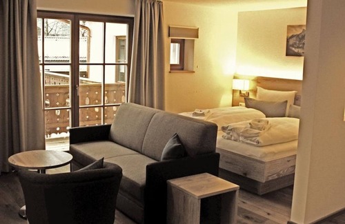 Oberammergau Bed & Breakfast | Double Room - Mammhofer Suite & Breakfast