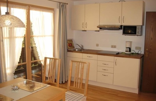 Bernau am Chiemsee Apartment | Ferienwohnung 2 "Chiemseestern" für 1-3 Personen (65 qm, 1. Etage)