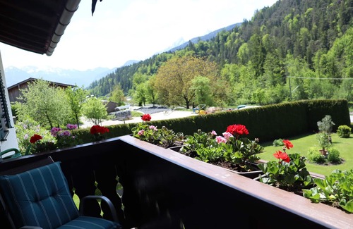 Bischofswiesen Apartment | Ferienwohnung 2-4 Personen, ca. 65 qm, 1 Schlafzimmer, Wohnzimmer, Küche mit Essecke, Balkon